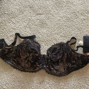Mia 34DDD black and nude lace bra